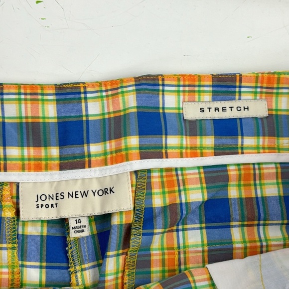 Jones New York Women's Plaid Bermuda Long Shorts - Picture 4 of 10